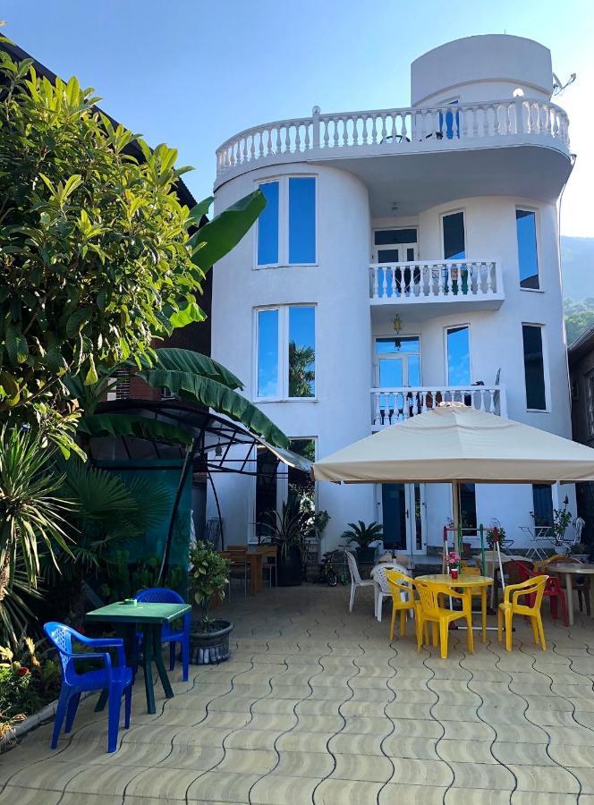 Emiliya Guest House ガグラ エクステリア 写真