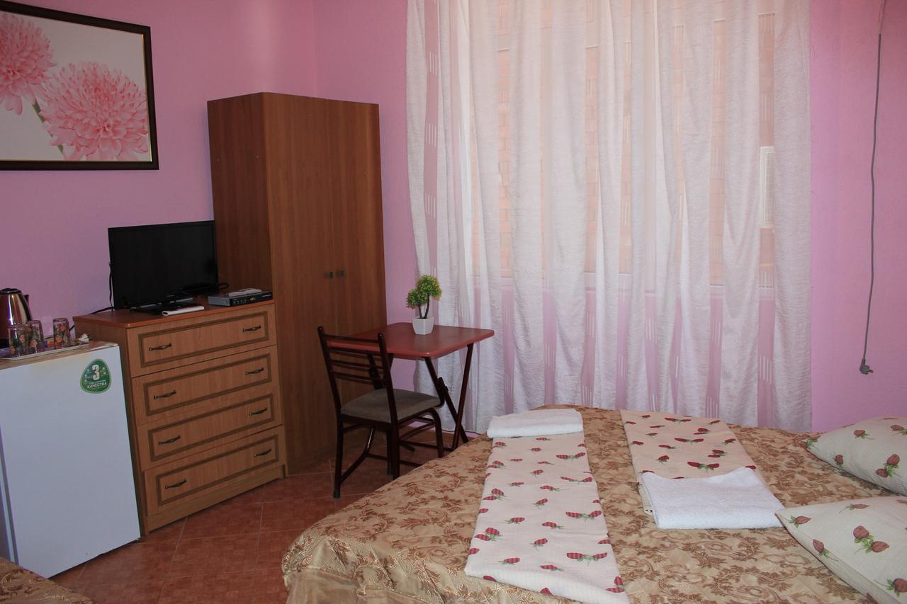 Emiliya Guest House ガグラ エクステリア 写真
