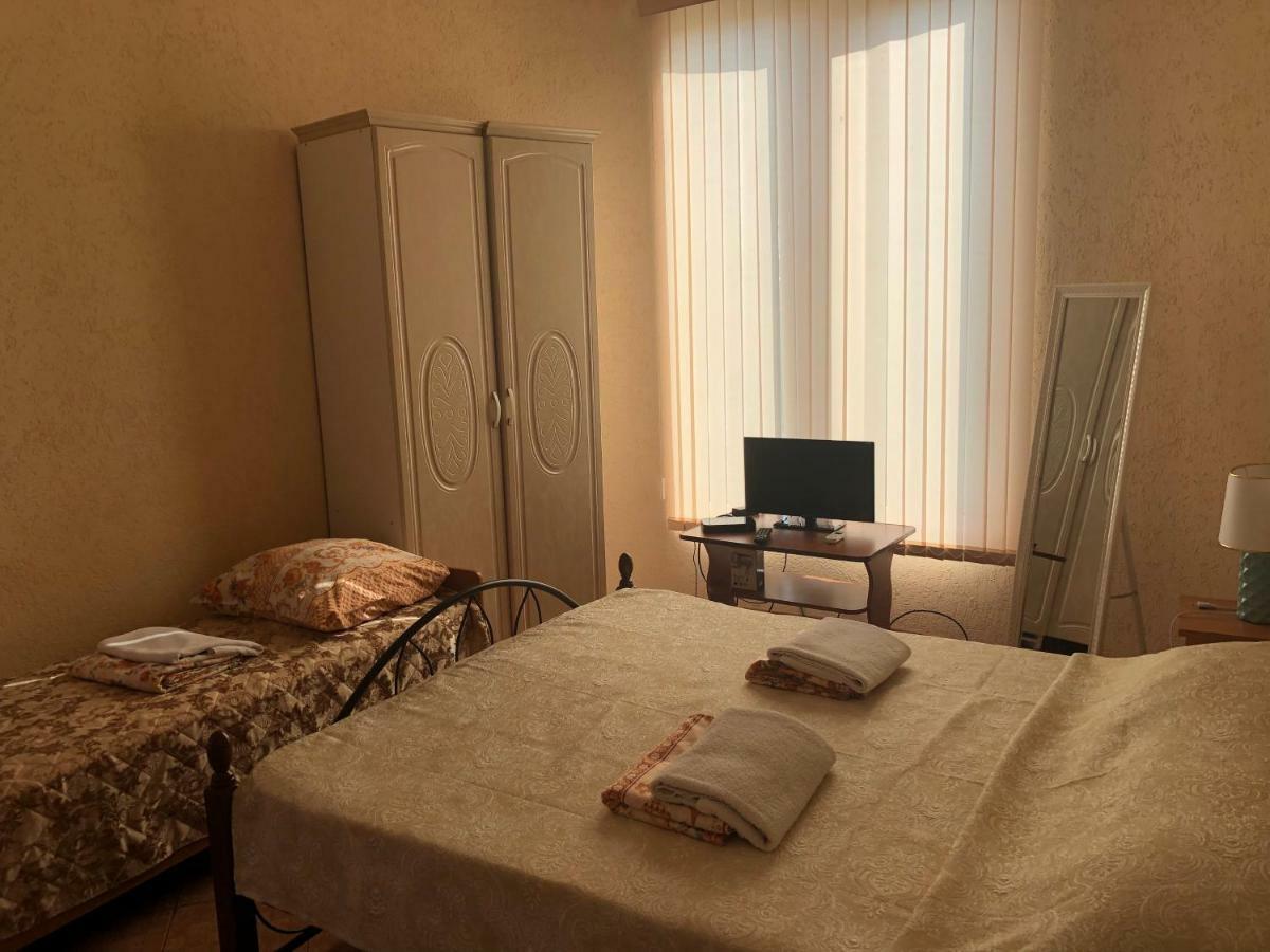 Emiliya Guest House ガグラ エクステリア 写真