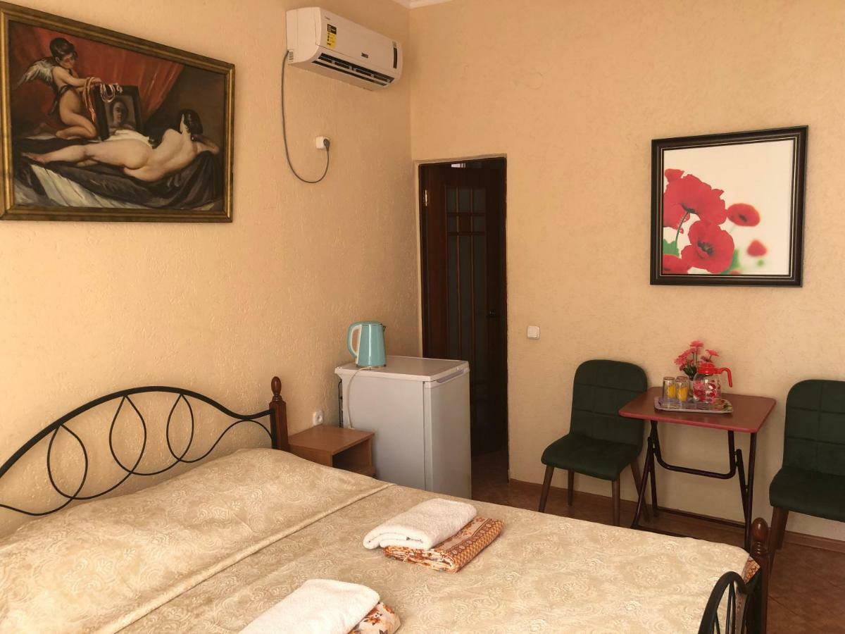 Emiliya Guest House ガグラ エクステリア 写真