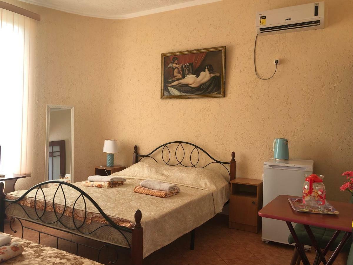 Emiliya Guest House ガグラ エクステリア 写真